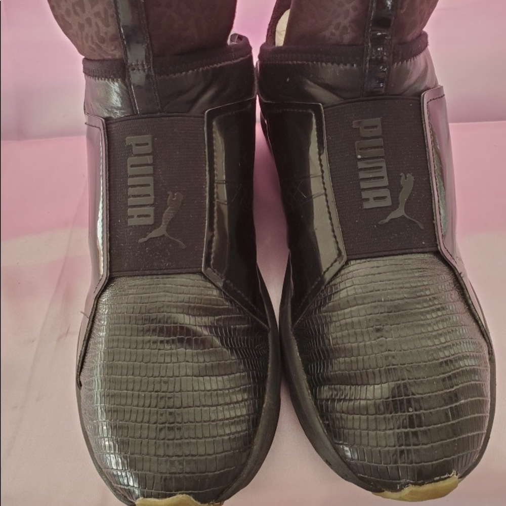 Black pumas